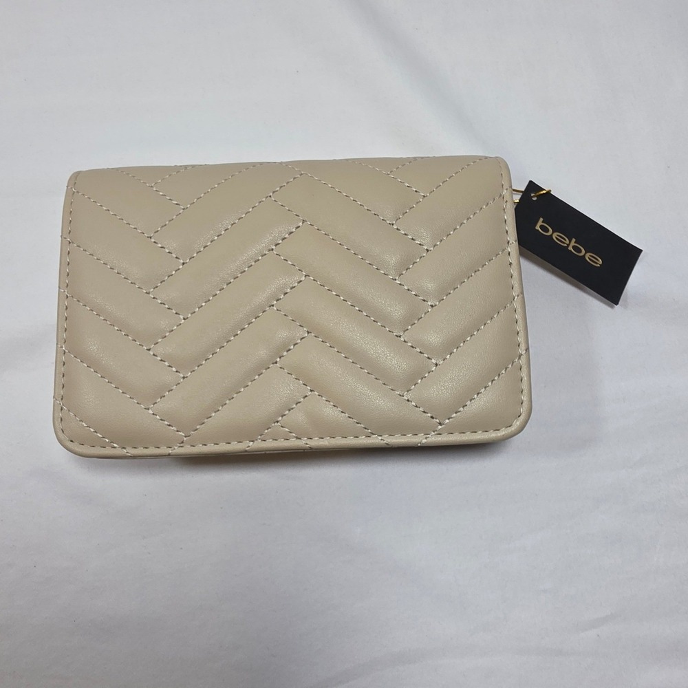 Bebe Los Angeles Beige Chevron Quilted Sophia Crossbody Bag WBE01-123 New - Picture 2 of 7